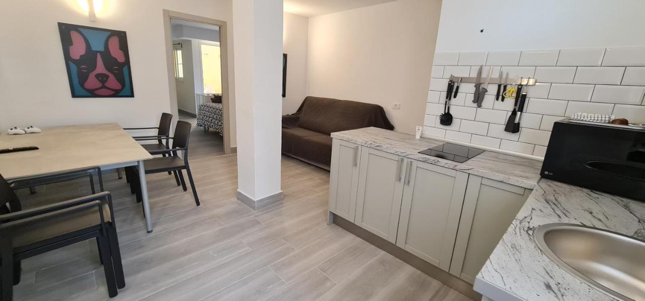 Appartement Modern Close To Beach. *